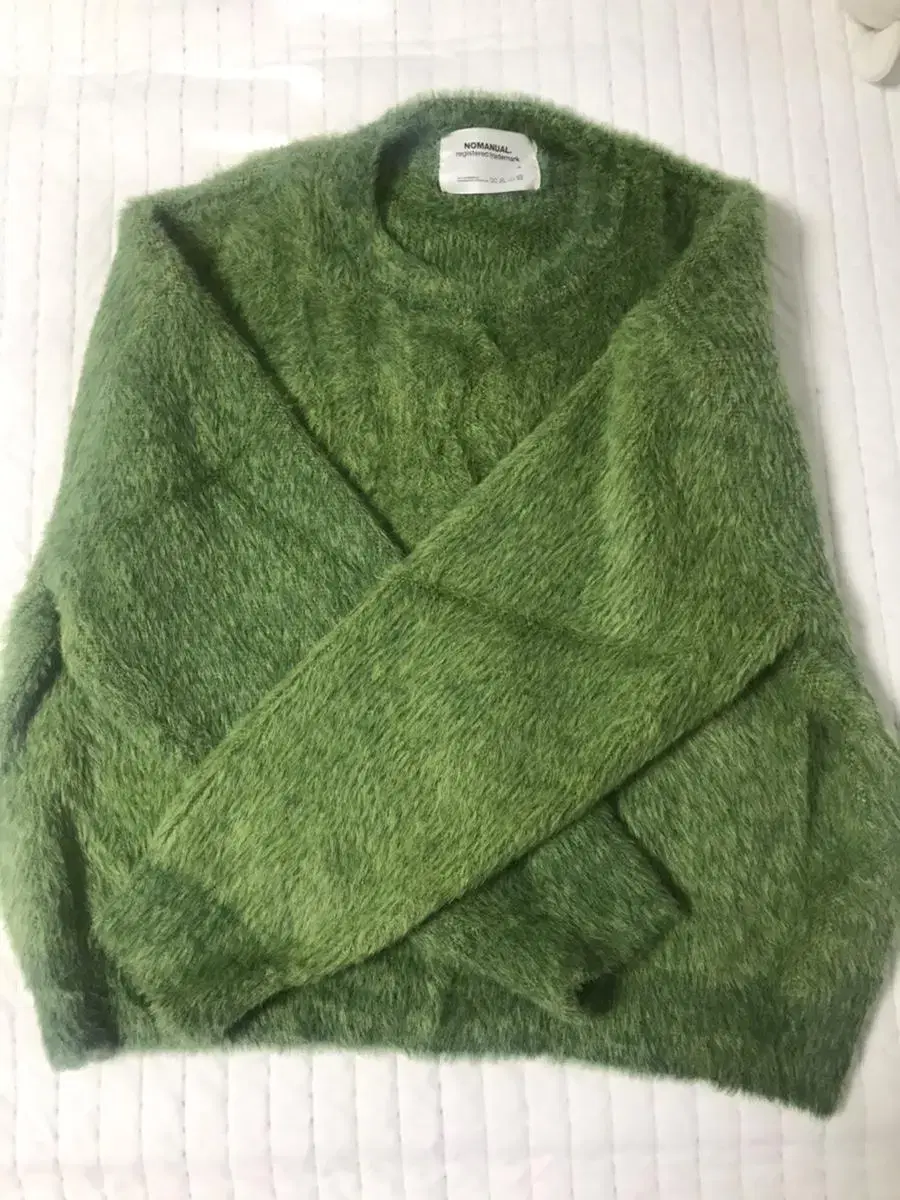 노매뉴얼 CROPPED HAIRY KNIT - GRASS GREEN